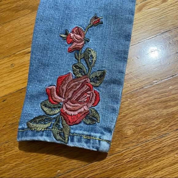 ROSE EMBROIDERY DENIM JEANS - Picture 9 of 9